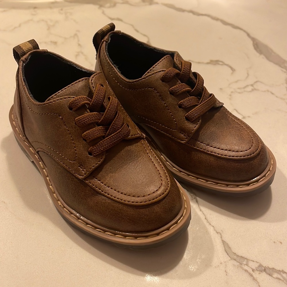 Kenneth Cole Toddler Size 6 Shoes